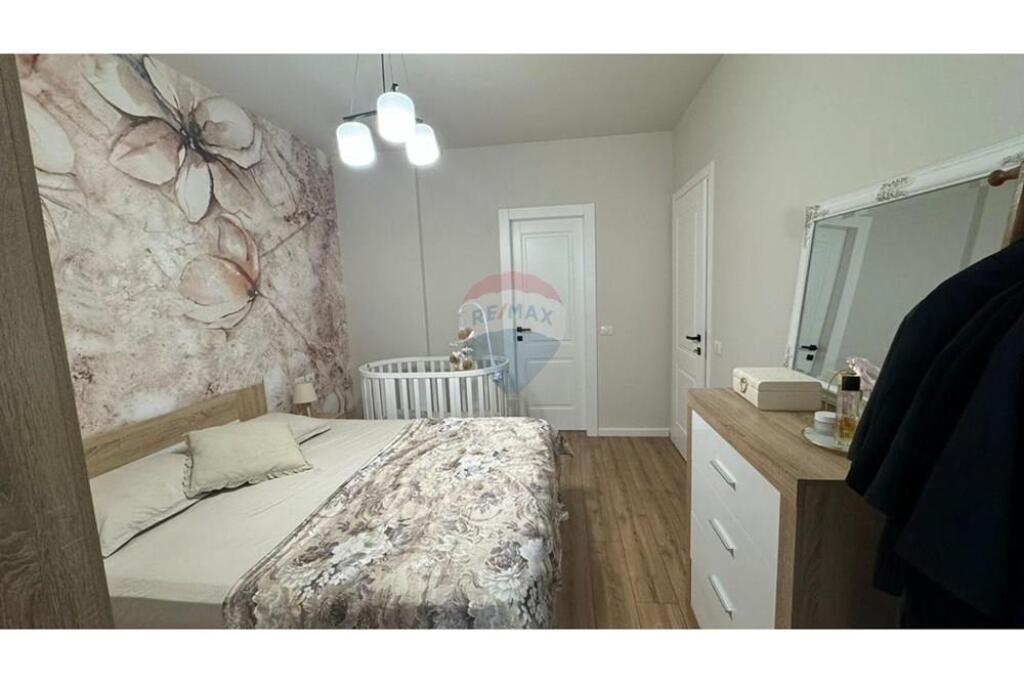 2+1 apartment for rent on Elbasani Street!