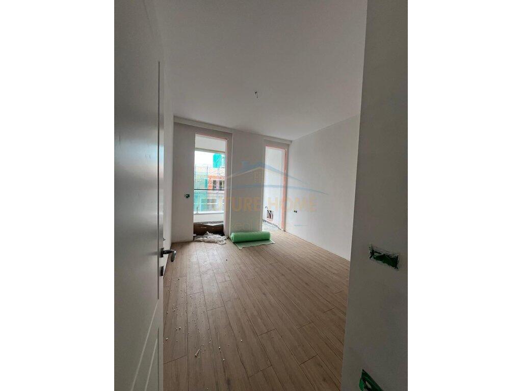 Shitet, Apartament 1+1, Square 21, Rruga e Kavajes, Tiranë