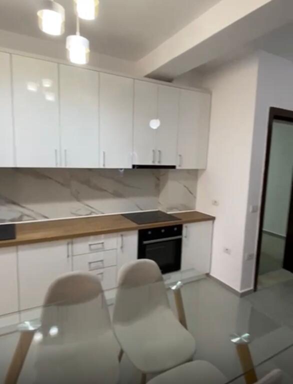 Apartament 1+1, Rruga e Durresit!