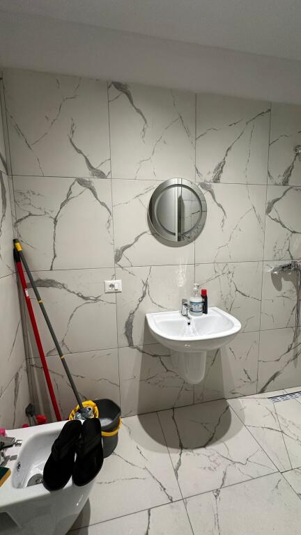 Jepet me qira apartament 1+1 tek Univers City!