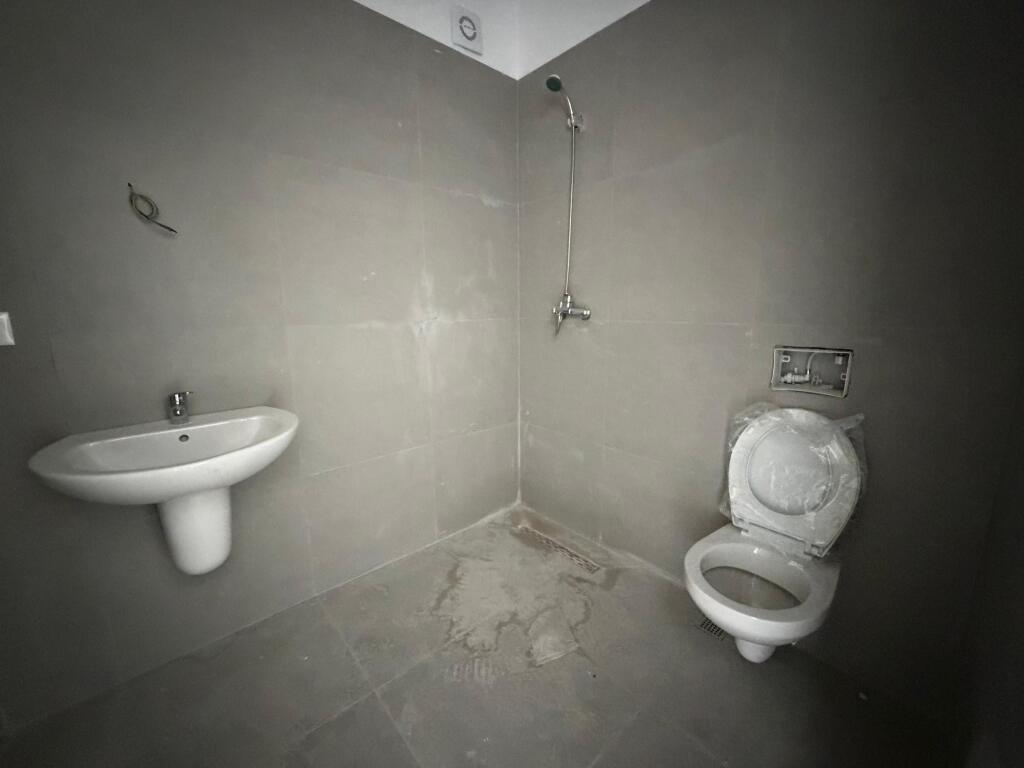 Apartament 2+1 per shitje ne Kamez.