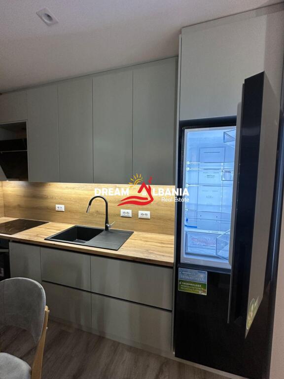 Super Apartament 1+1+Post Parkimi me Qera tek Pazari i Ri, Prane Shkolles Kuqe ne Tirane(ID 42111170)