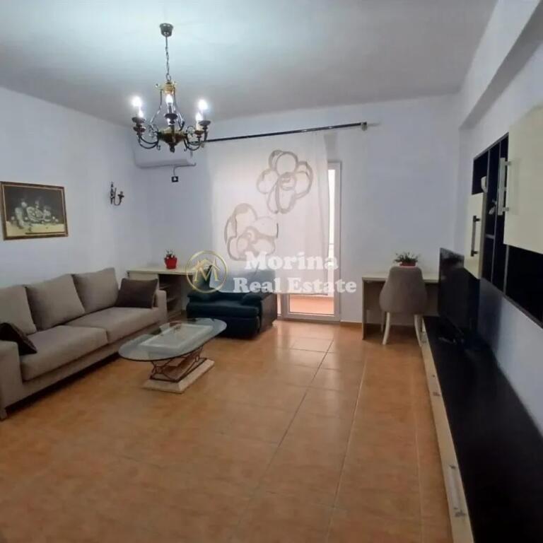 Qera, Apartament , 1+1 , Ish Stacioni Trenit, 550 euro / muaj