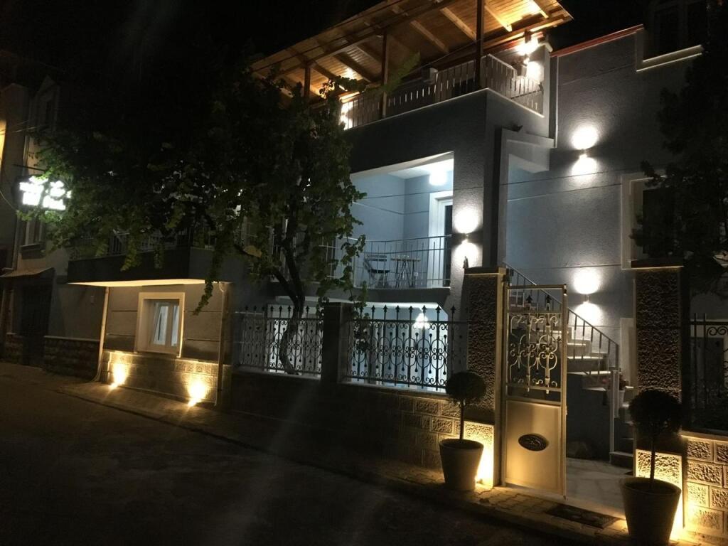 Jepet me Qira Hotel Boutique në Zemër të Korçës !