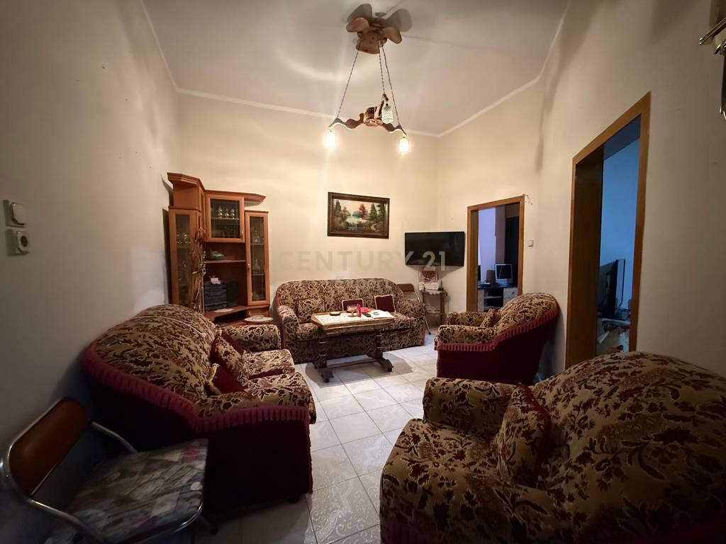 APARTAMENT 3+1 PER QIRA TEK SHALLVARET!