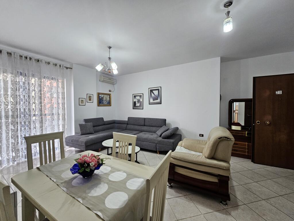 Jepet me Qera: 2+1 +2wc+2 ballkone 📍ASTIR -PRANË RRUGES KRYESORE  Kt.4  PALLAT I RI ME ASHENSOR . CMIMI : 50.000 LEKË/MUAJ  S.110m² ||  TOTALISHT E ARREDUAR.