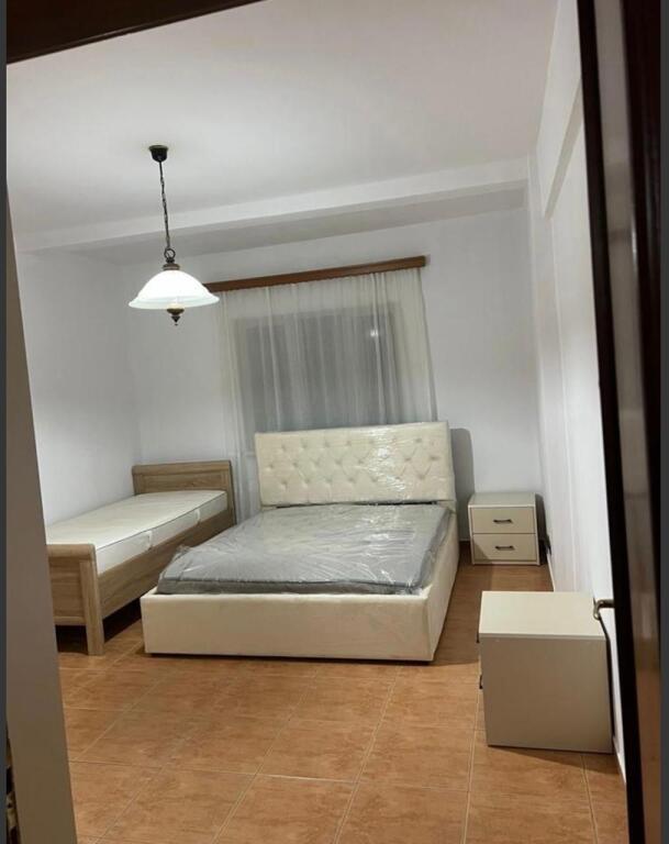Apartament me qera 1+1- 📍Statcioni Trenit
