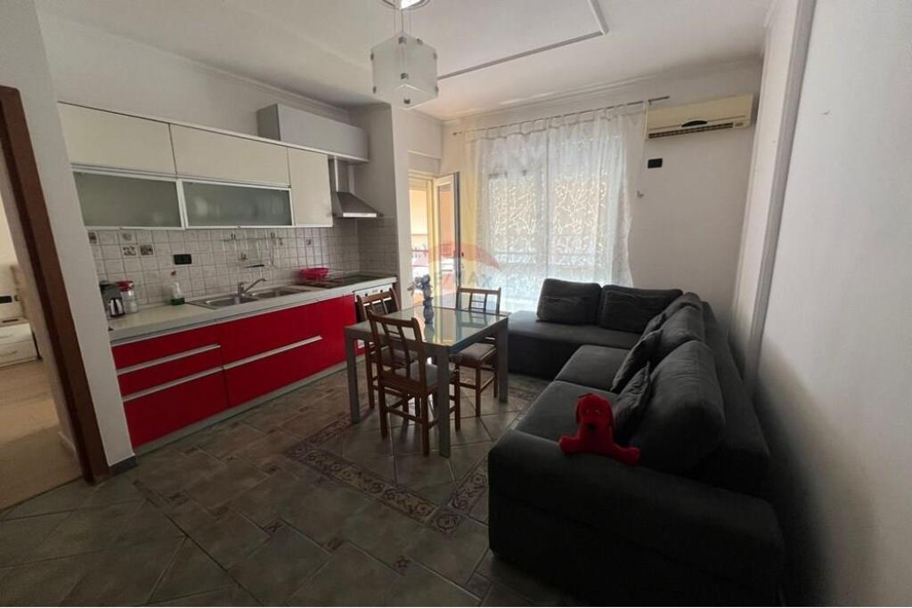 APARTAMENT 1+1 ME QIRA , RRUGA E KAVAJES