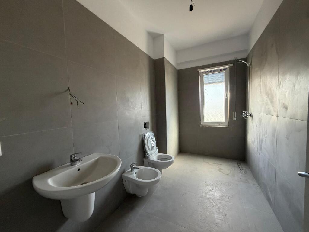 Apartament 2+1 per shitje ne Kamez.