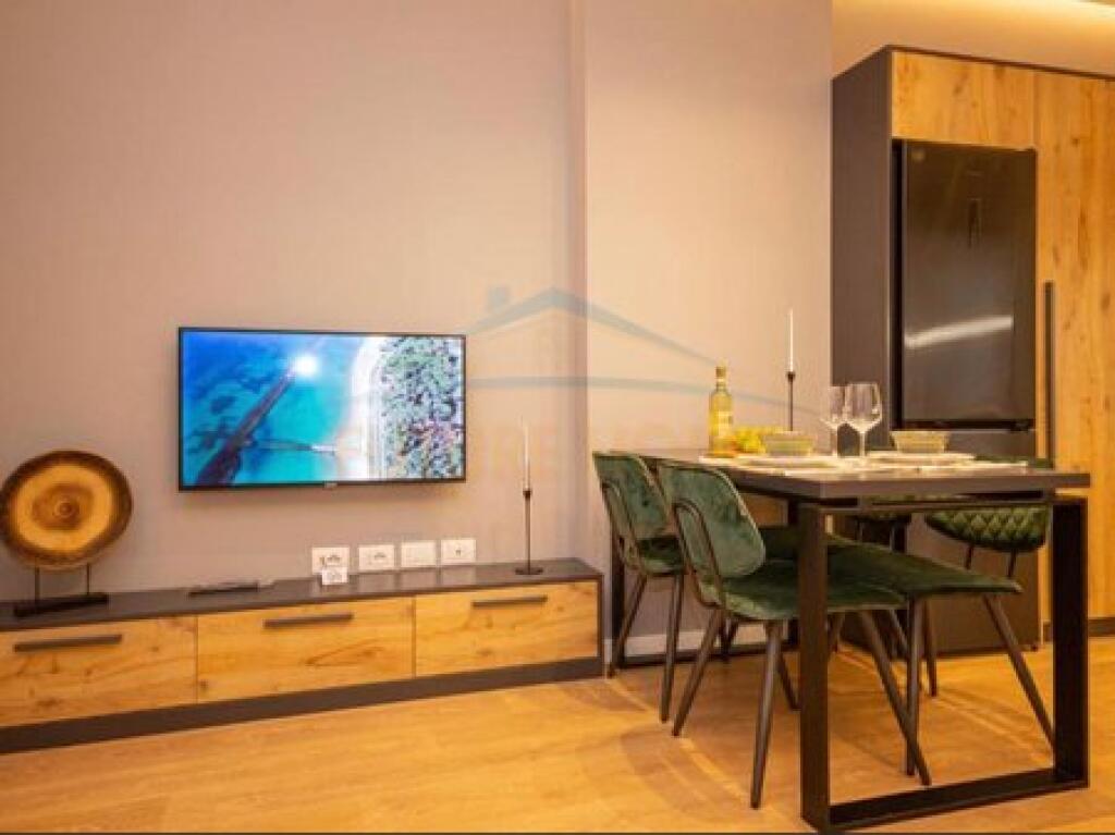 In vendita 3 appartamenti 1+1, Via Barrikadave, Centro.