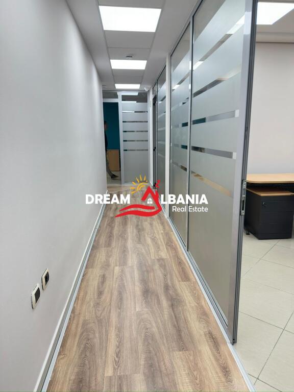 Ufficio esclusivo in affitto, presso le Torri Gemelle (ID 42611377)