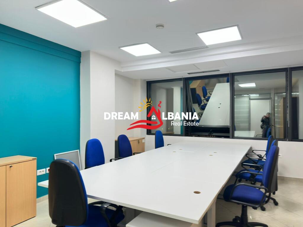 Ufficio esclusivo in affitto, presso le Torri Gemelle (ID 42611377)