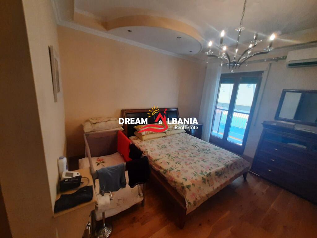 Apartamente 3+1 me qera ne qender ne Tirane (ID4231282 )