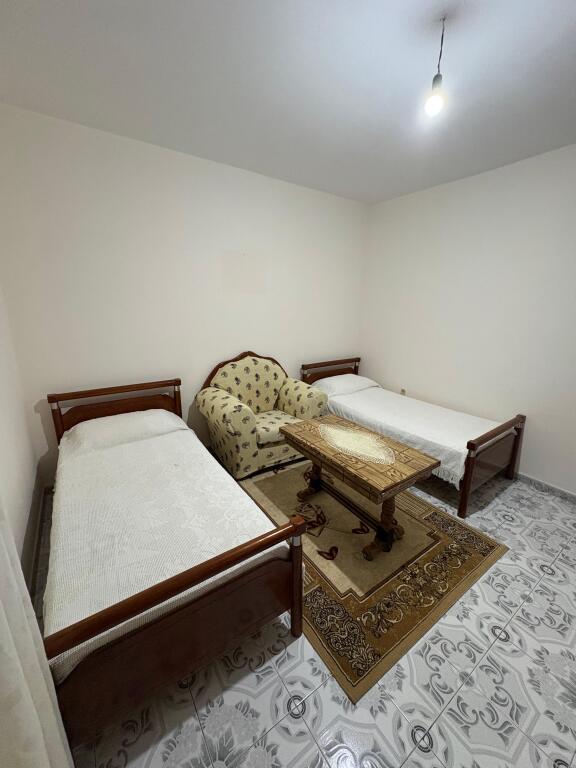 Jepet me qira shtepi Private te cezma e ferres