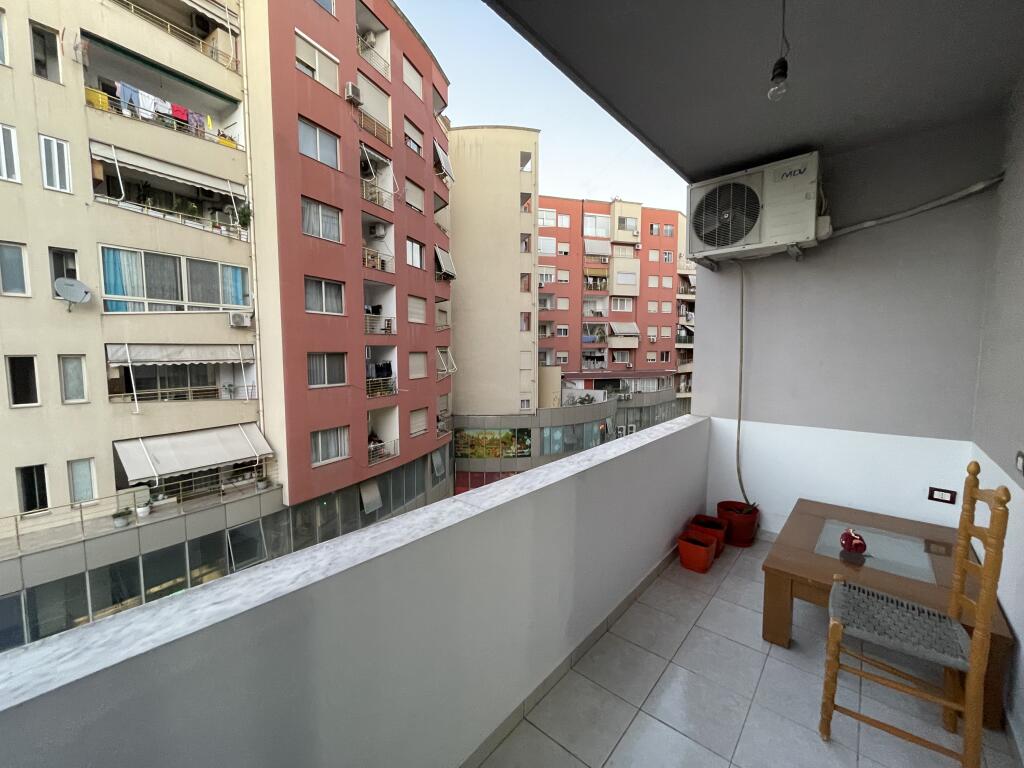 AFFITTASI, APPARTAMENTO 2+1+2, A ASTIR VICINO BOHEMI!