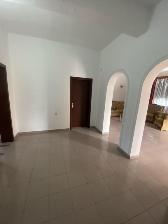 2+1, i mobiluar,inxhinieri e ndertimit 21 dhjetori,cmimi 550 euro