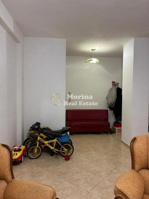Qera, Apartament , 2+1 ,Qytet Studenti, Rruga Tre Vellezerit Kondi , 350 euro / muaj