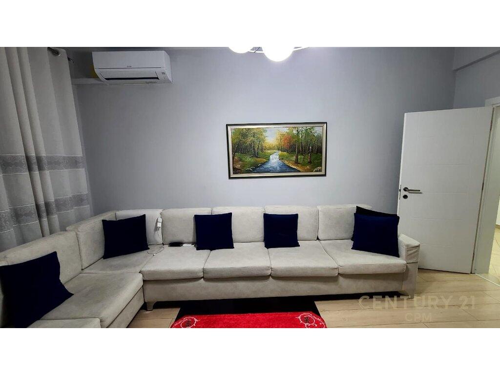 Apartament 2+1 Me Qira në Rruga Barrikadave, Tiranë - 900€ | 78 m²