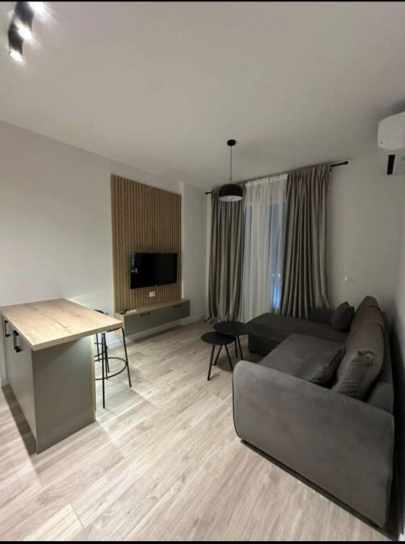 Super Appartamento in Affitto a Univers City