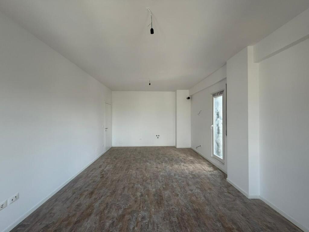 Appartamento 2+1 in vendita a Kamez.