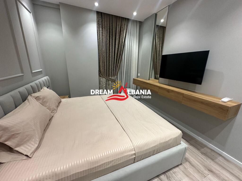 Super Apartament 1+1+Post Parkimi me Qera tek Pazari i Ri, Prane Shkolles Kuqe ne Tirane(ID 42111170)