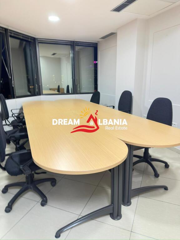 Ambiente ufficio in affitto, Torri Gemelle (ID 42611378)