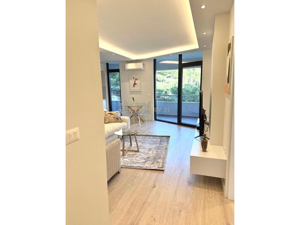 JEPET ME QIRA SUPER APARTAMENT 1+1 ME PAMJE DETI NE CURRILA! 900 € /Muaj