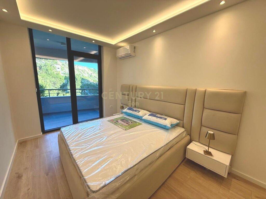JEPET ME QIRA SUPER APARTAMENT 1+1 ME PAMJE DETI NE CURRILA! 900 € /Muaj