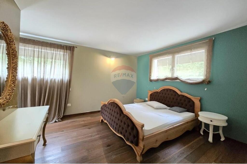 Jepet me qira Vile te Long Hill prane Teg !