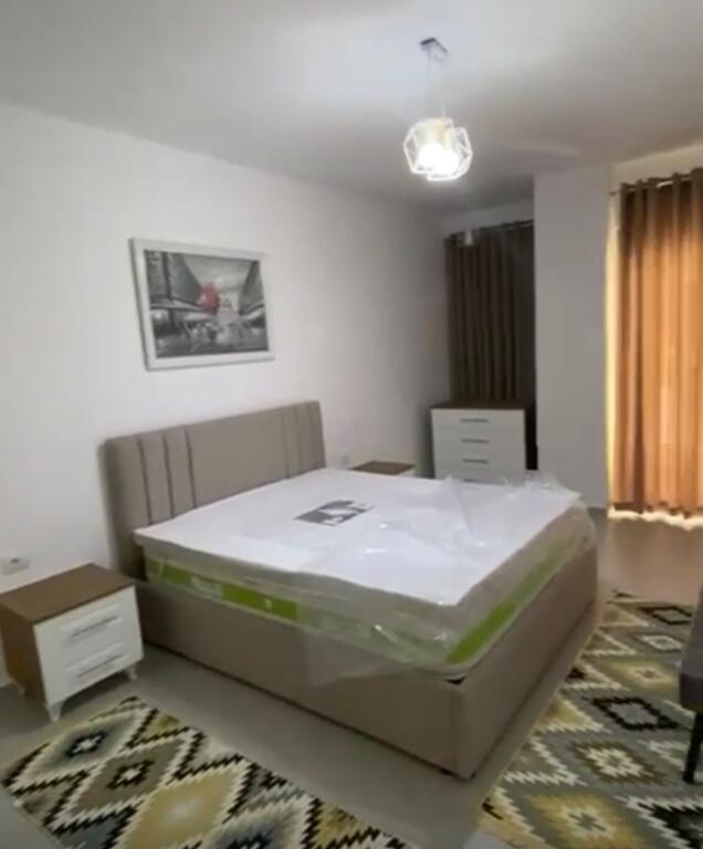 Apartament 1+1, Rruga e Durresit!