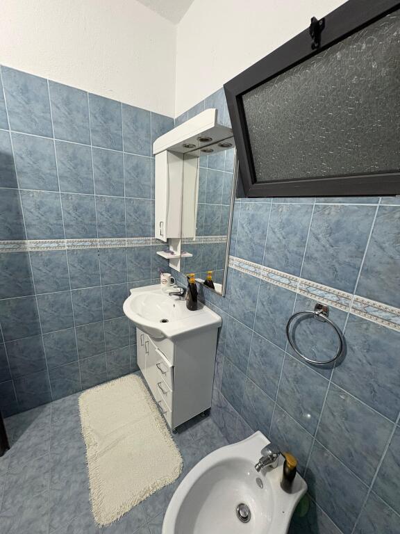 Jepet me qira shtepi Private te cezma e ferres