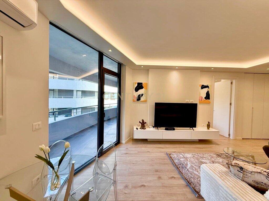 JEPET ME QIRA SUPER APARTAMENT 1+1 ME PAMJE DETI NE CURRILA! 900 € /Muaj