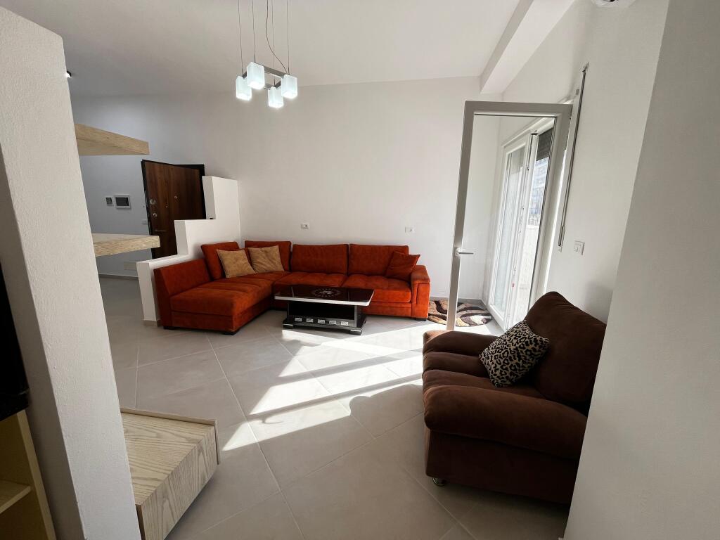 💠 Apartament 2+1+2 për Qira – Pranë Picerisë “2 Engjëjt”, Durrës