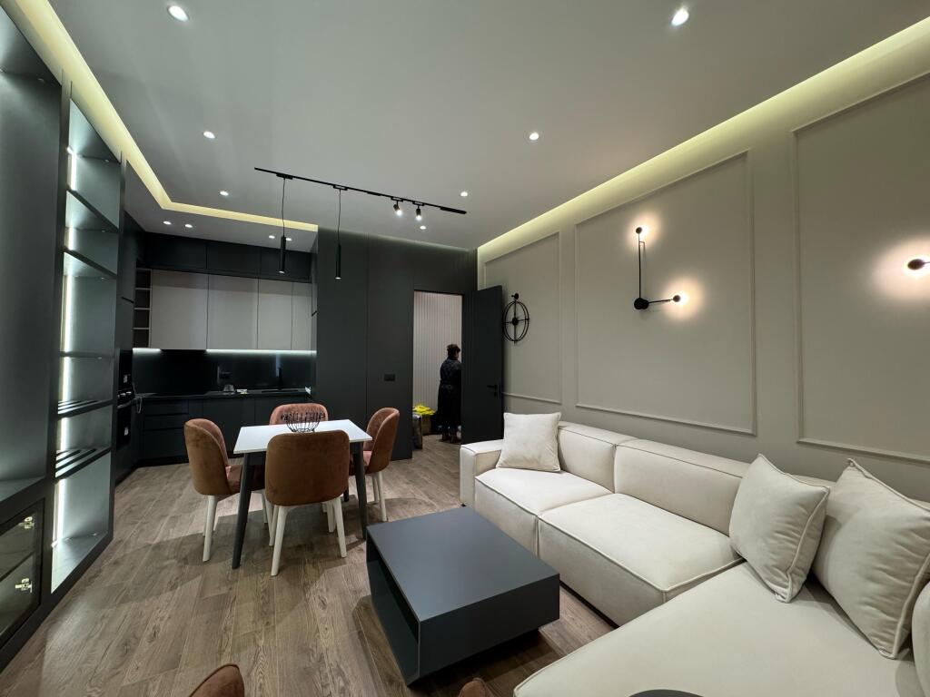 Qira- Apartament te kompleksi Delijorgji