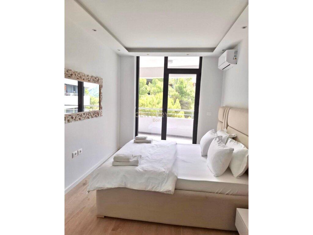 JEPET ME QIRA SUPER APARTAMENT 1+1 ME PAMJE DETI NE CURRILA! 900 € /Muaj