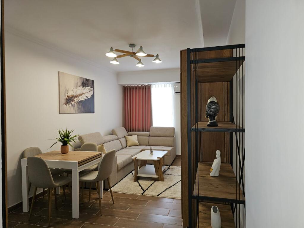 Jepet me qera apartament modern 1+1 prane fakultetit te Inxhinierise se Ndertimit