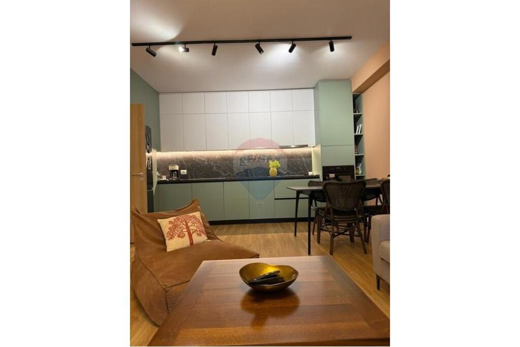 APARTAMENT 2+1 PER QERA TE RRUGA BARRIKADAVE