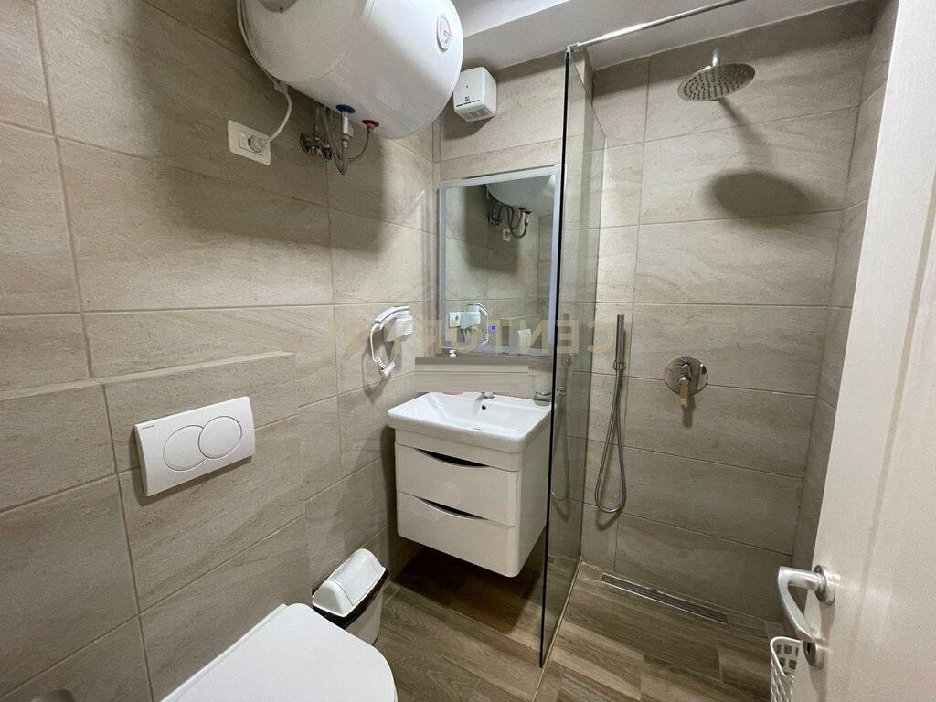 APARTAMENT 2+1 ME QERA NE MYSLYM SHYRI TIRANE