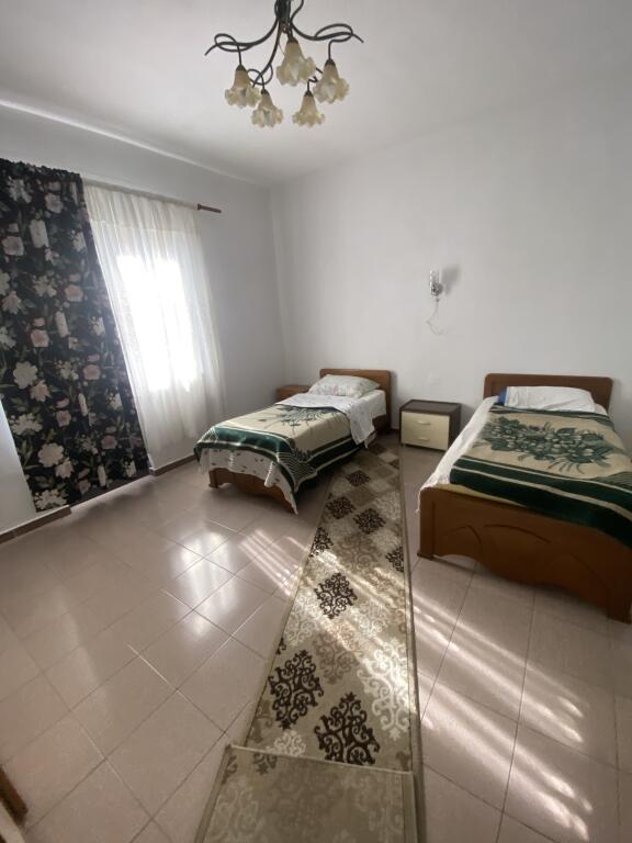 2+1, i mobiluar,inxhinieri e ndertimit 21 dhjetori,cmimi 550 euro