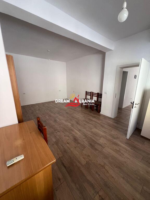 Jepet me qera ambient zyre 2+1 ne Myslym Shyri prane Ish Adidasit (ID 4261914)