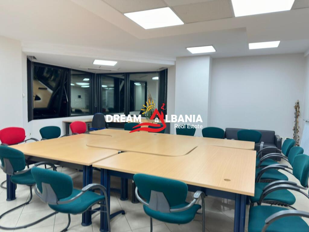 Ufficio esclusivo in affitto, presso le Torri Gemelle (ID 42611377)