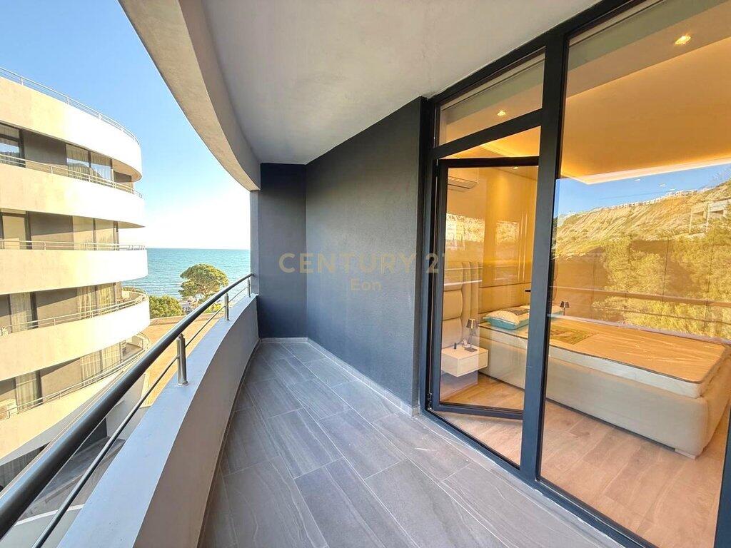 JEPET ME QIRA SUPER APARTAMENT 1+1 ME PAMJE DETI NE CURRILA! 900 € /Muaj