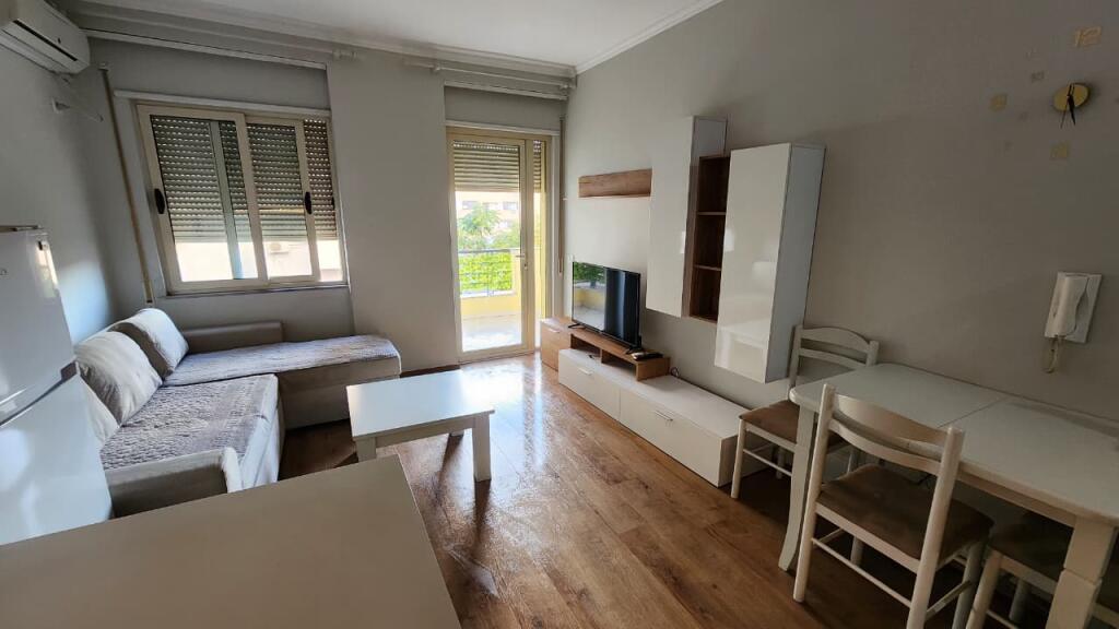 APARTAMENT ME QIRA 1+1 NE ASTIR , TIRANE