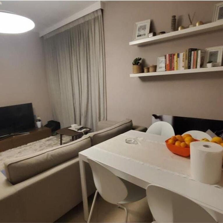 Jepet apartament 1+1 Tek Rruga e Kosovareve !