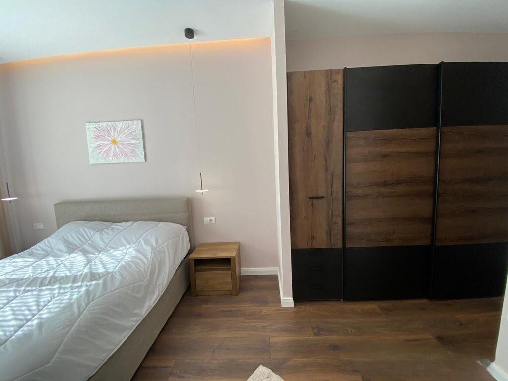 APARTAMENT LUKSOZ 2+1+2 ME QIRA – KOMUNA E PARISIT