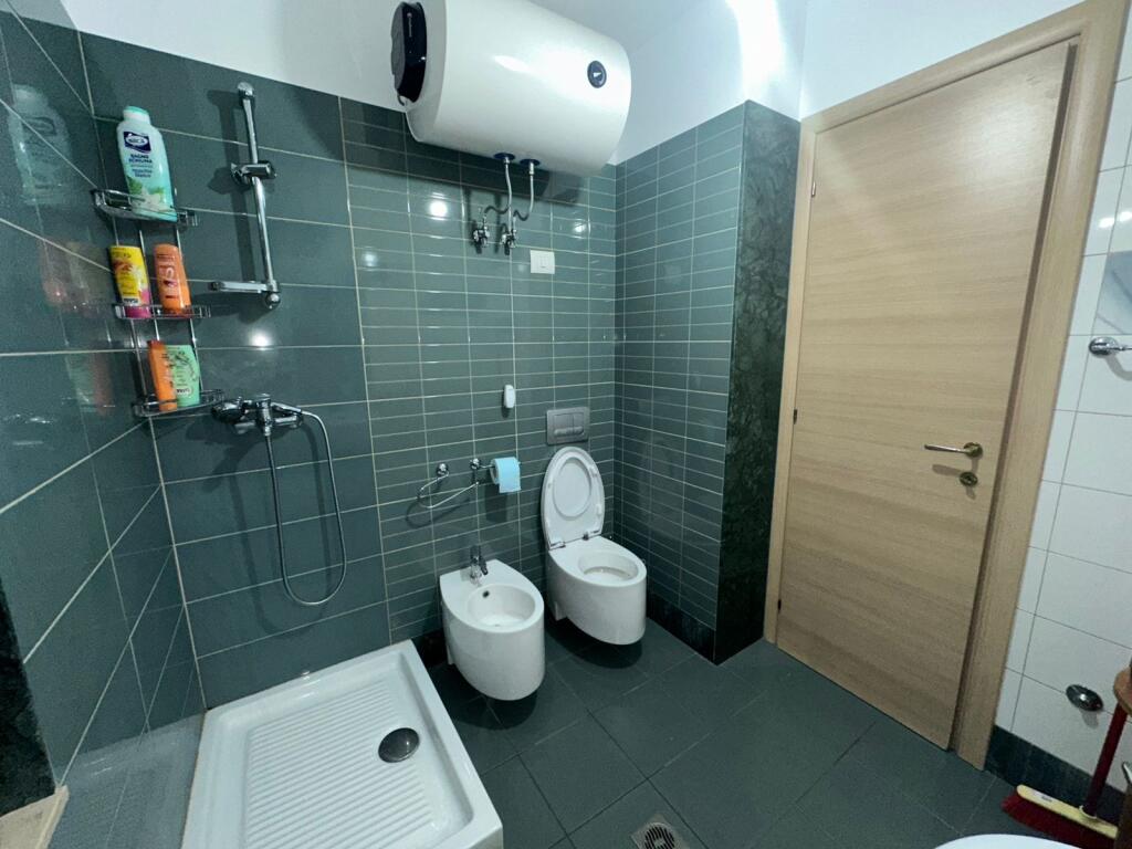 Jepet Me Qera Apartament 1+1+1 Ballkon