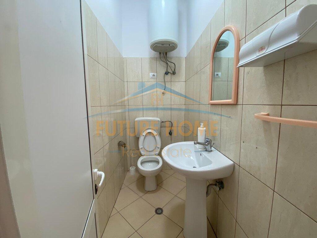 Affitto, Edificio Commerciale, Bllok