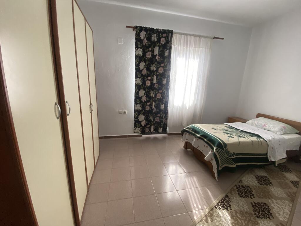 2+1, i mobiluar,inxhinieri e ndertimit 21 dhjetori,cmimi 550 euro