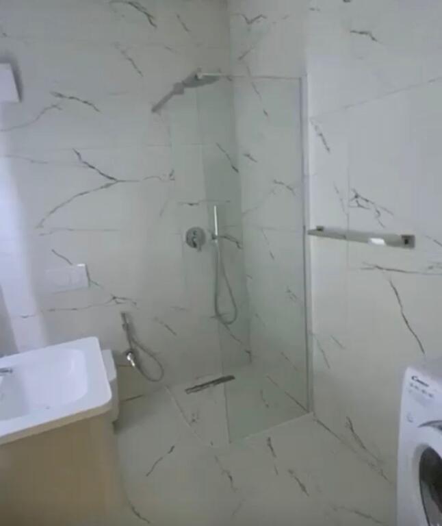 Apartament 1+1, Rruga e Durresit!