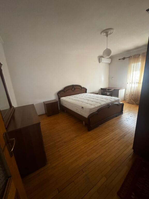 Jepet me qira apartament 2+1 ne Laprake!